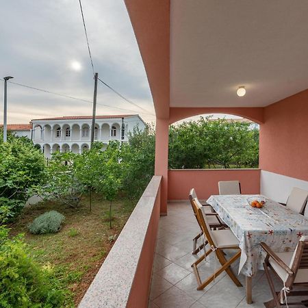 Lovely Apartment In Vir With Kitchen Экстерьер фото