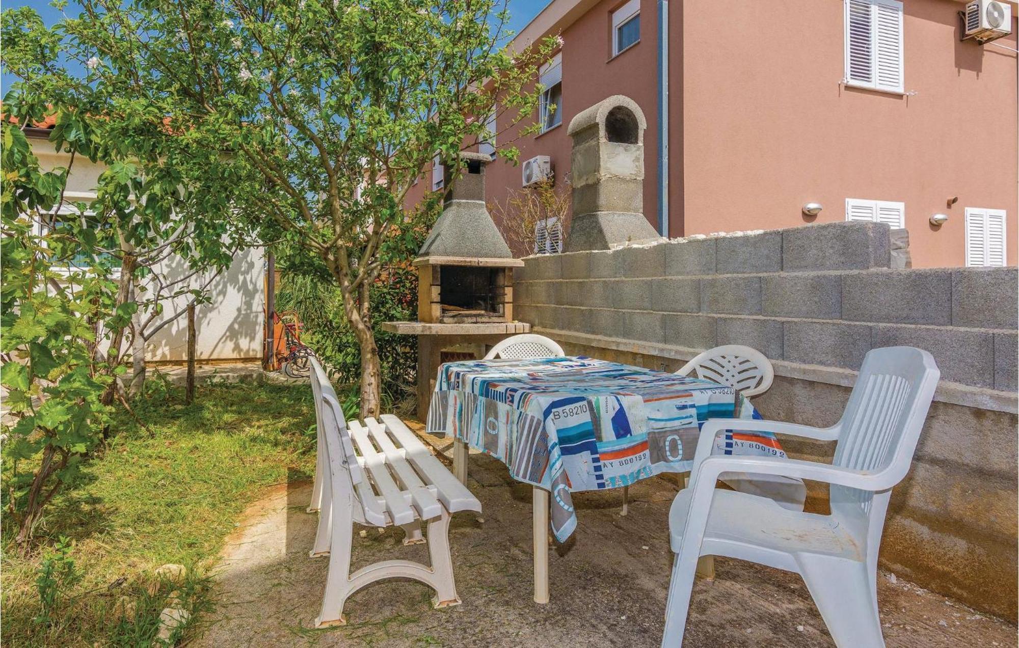 Lovely Apartment In Vir With Kitchen Экстерьер фото